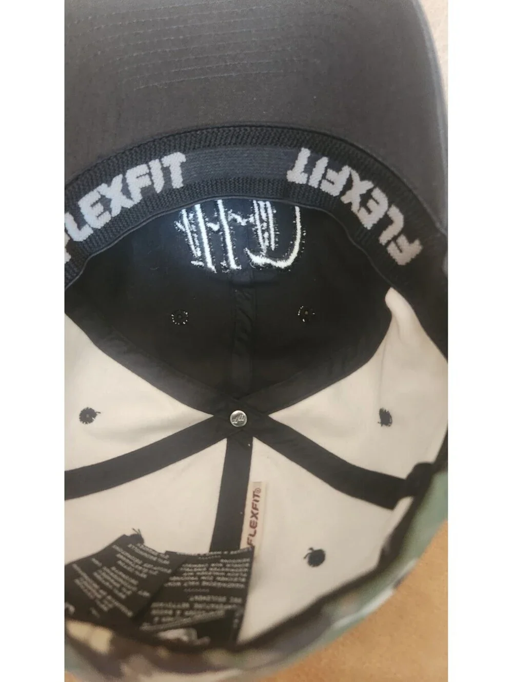 Mens L/XL Genuine Harley Davidson Camo Cap with Old English HDFlexFit Never Worn